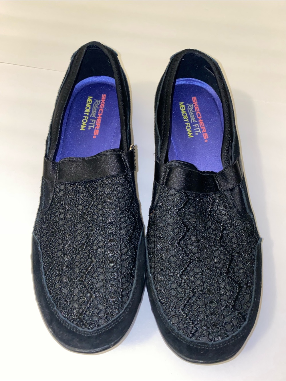 Skechers Slip On Black Shoes Size 10 - Picture 2 of 4